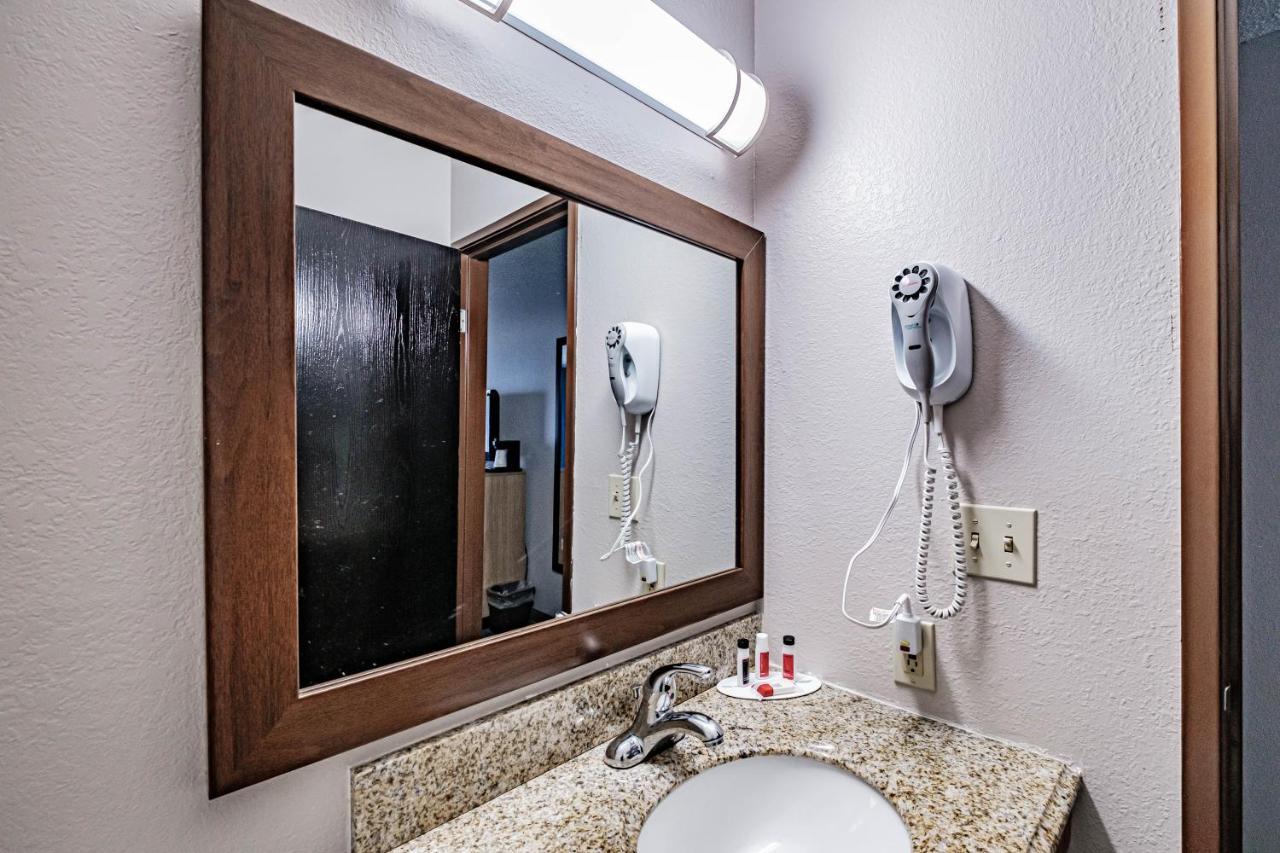 Days Inn By Wyndham Brunswick Bath Area Eksteriør billede