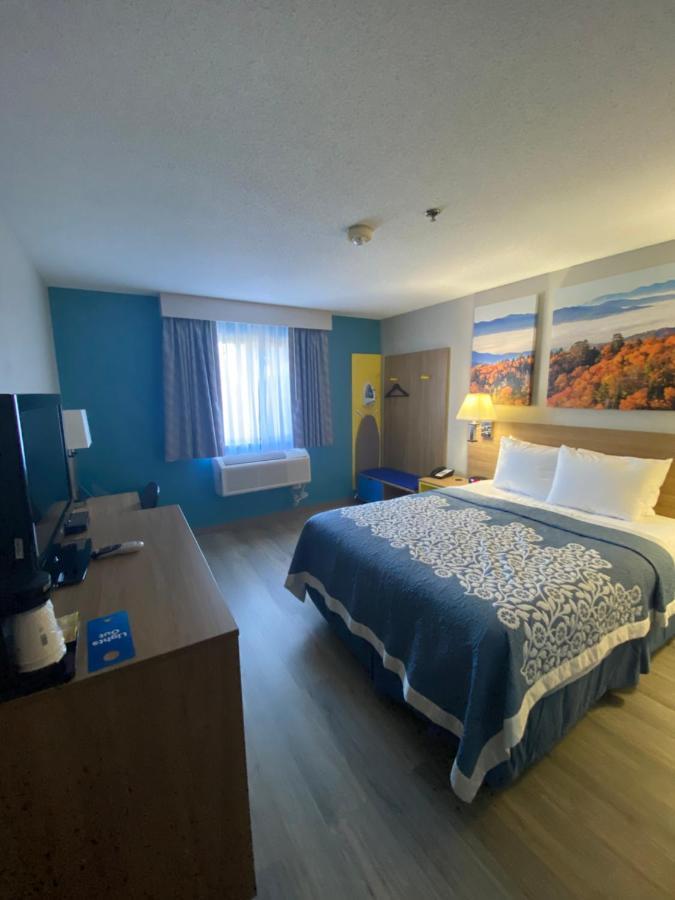 Days Inn By Wyndham Brunswick Bath Area Eksteriør billede