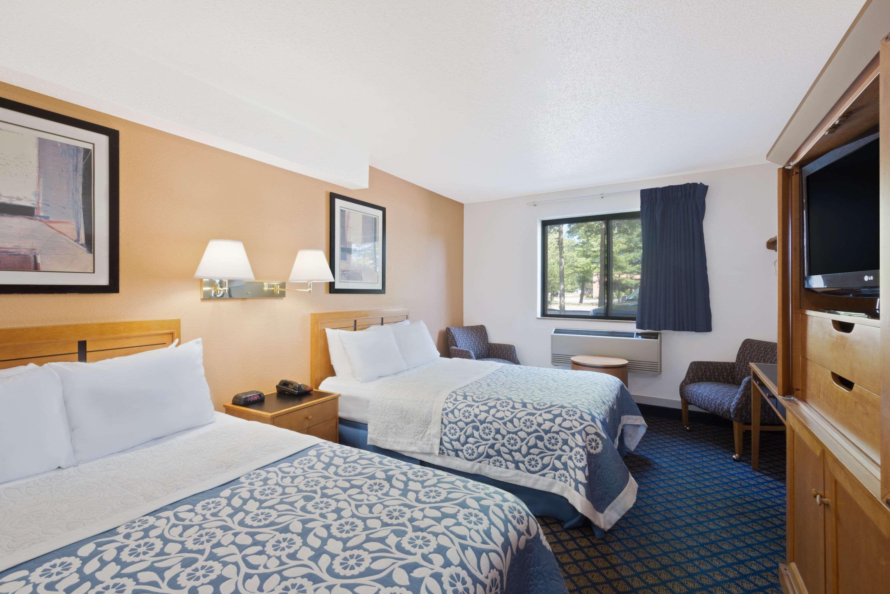 Days Inn By Wyndham Brunswick Bath Area Eksteriør billede