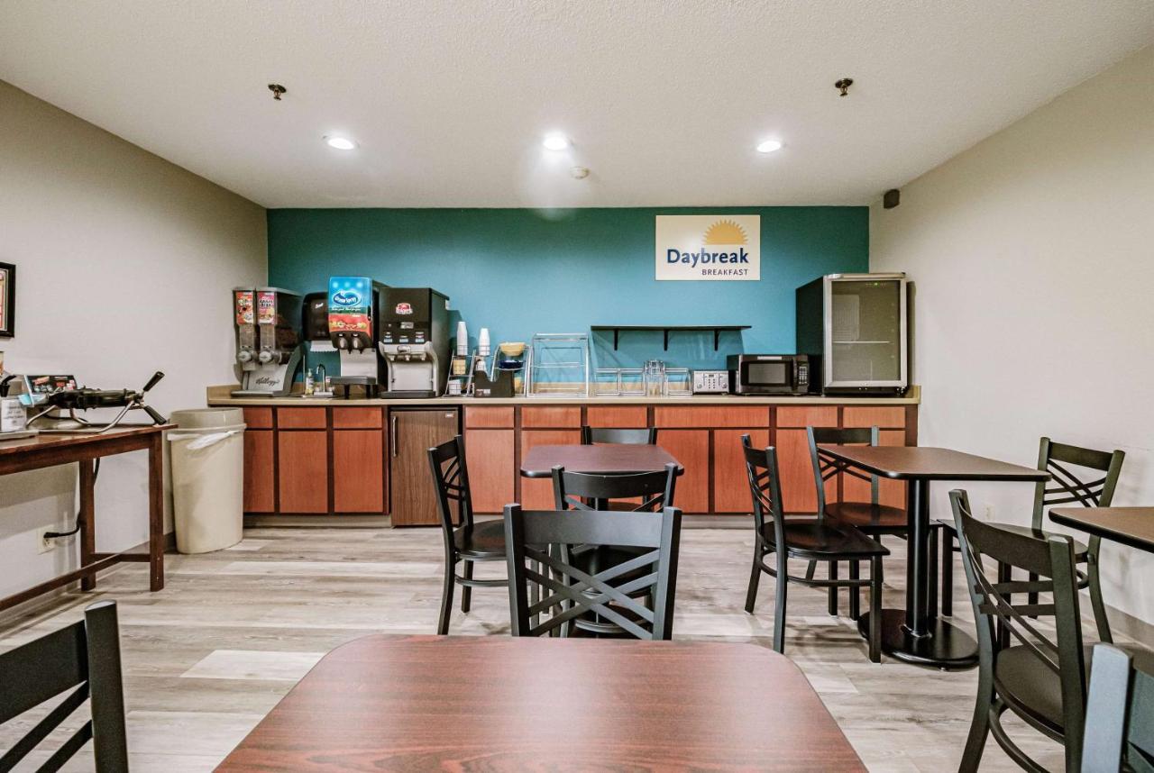 Days Inn By Wyndham Brunswick Bath Area Eksteriør billede