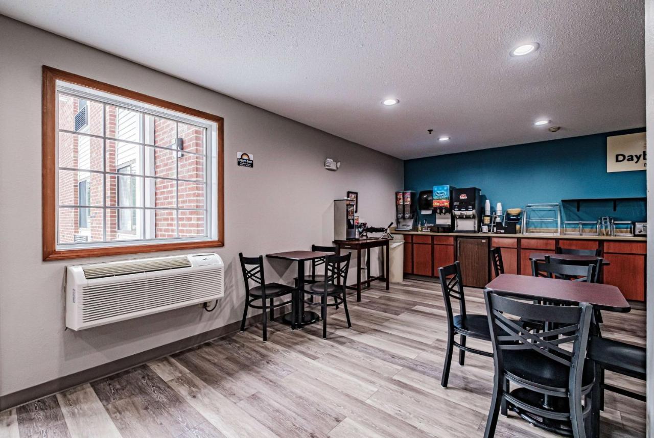 Days Inn By Wyndham Brunswick Bath Area Eksteriør billede